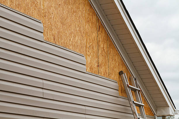 24/7 Emergency Storm Damage Siding Repair experts in Colchester, CT